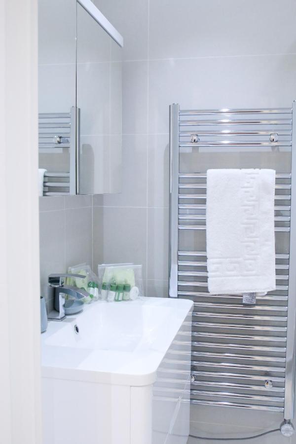 Executive Bright And Airy Studio Apartment In Sydenham ロンドン エクステリア 写真