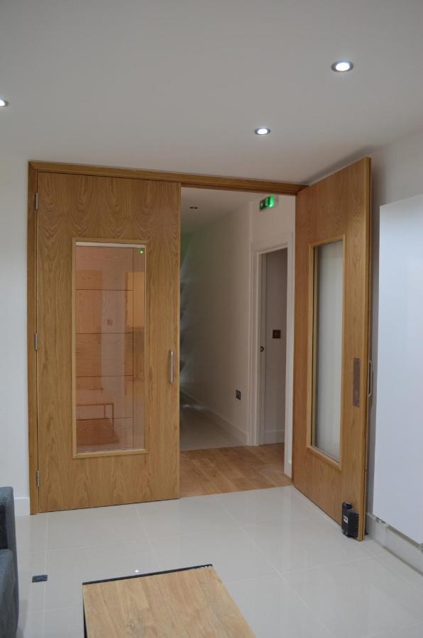 Executive Bright And Airy Studio Apartment In Sydenham ロンドン エクステリア 写真