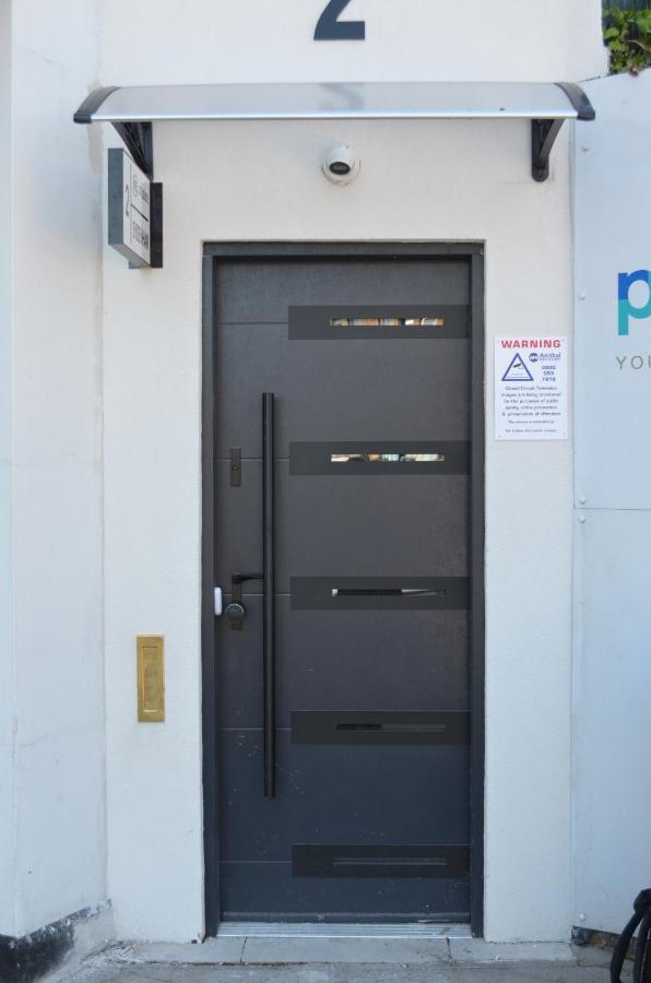 Executive Bright And Airy Studio Apartment In Sydenham ロンドン エクステリア 写真