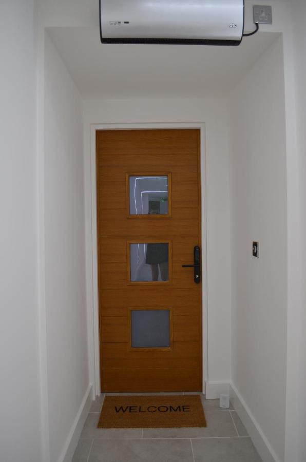 Executive Bright And Airy Studio Apartment In Sydenham ロンドン エクステリア 写真