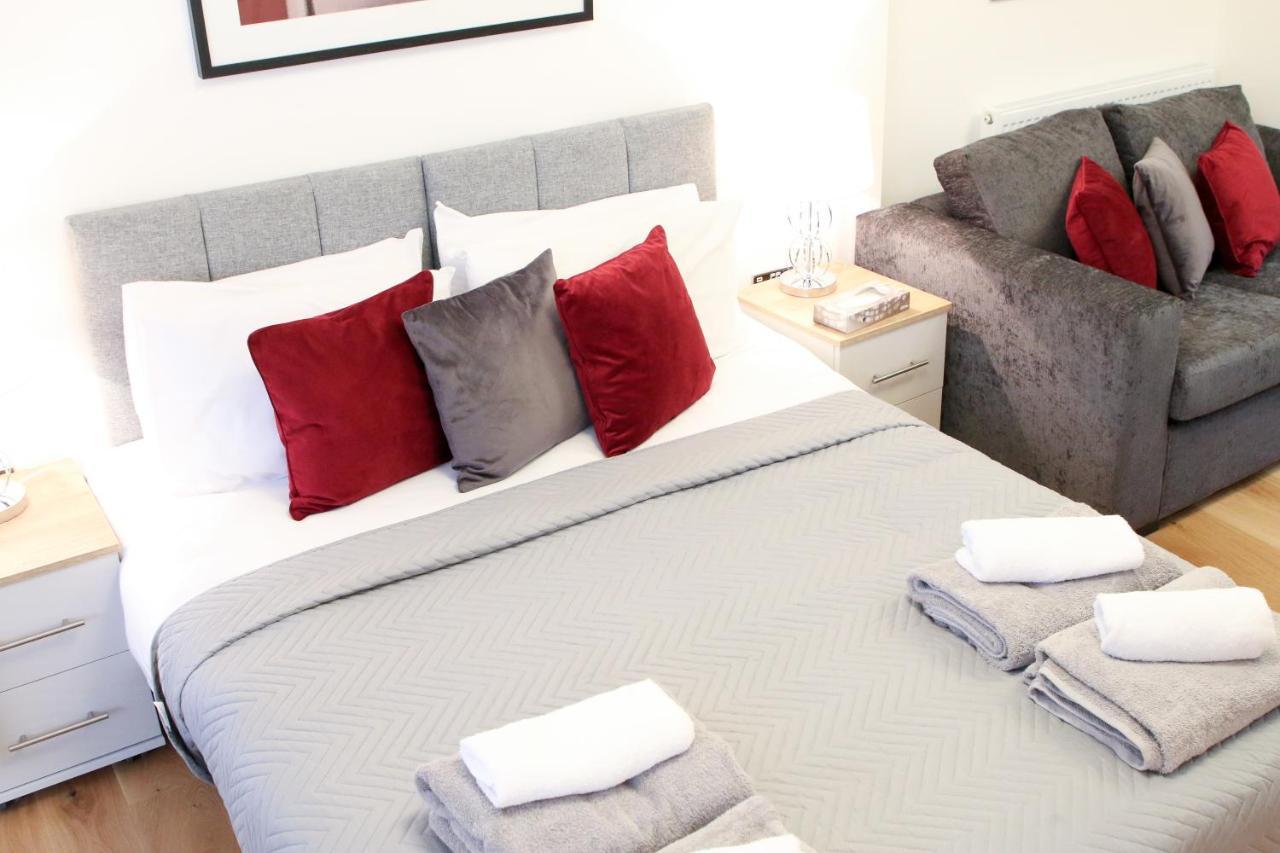 Executive Bright And Airy Studio Apartment In Sydenham ロンドン エクステリア 写真